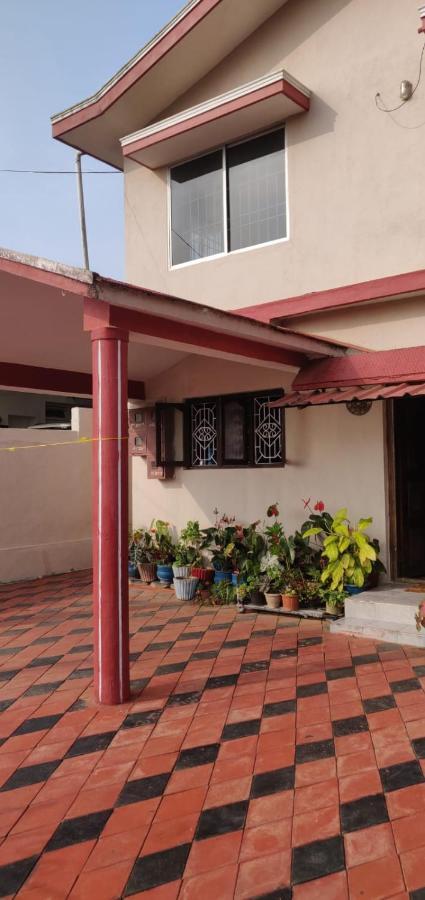 Giri'S Homestay มาดิเครี ภายนอก รูปภาพ